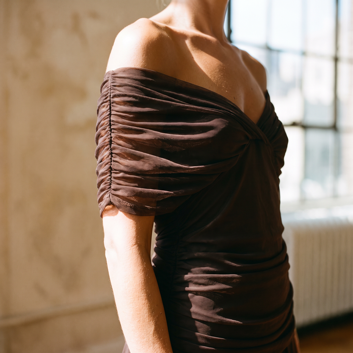 Lisa off shoulder neckline detail